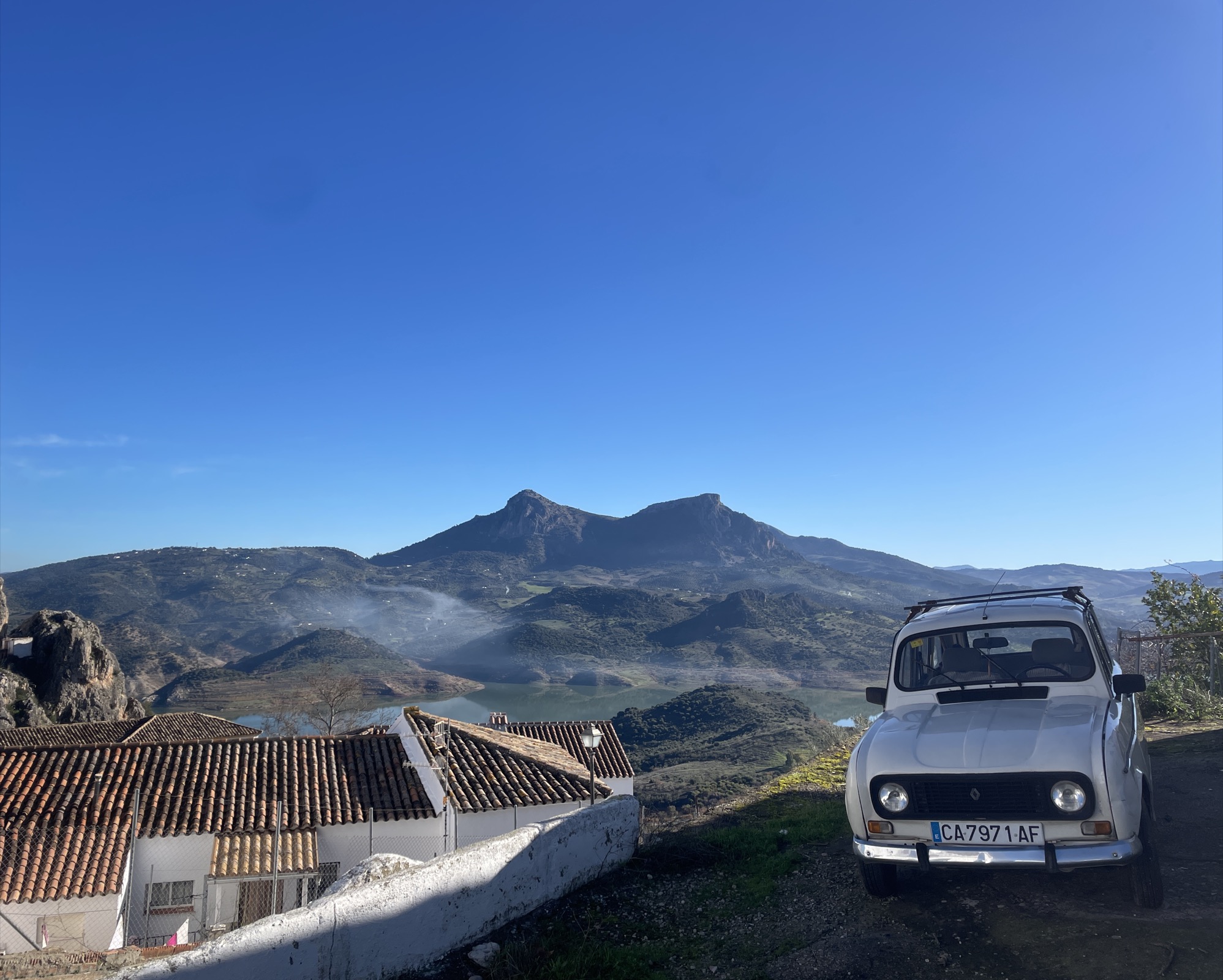 Zahara de la Sierra, white village perched above its reservoir